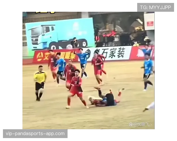 冲撞门将判罚为何屡屡引发争议？规则到底如何界定犯规界线