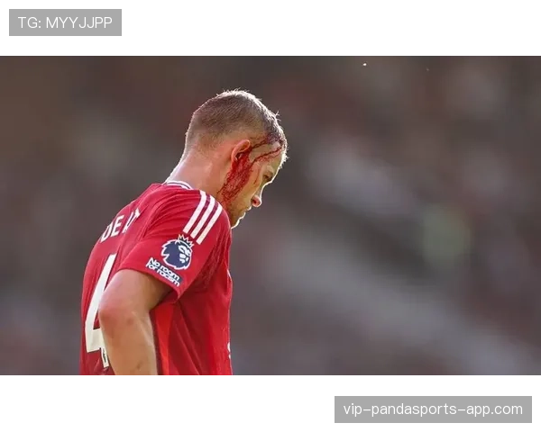 C罗家冰箱里塞满蛋白粉，连矿泉水都要冰镇三小时