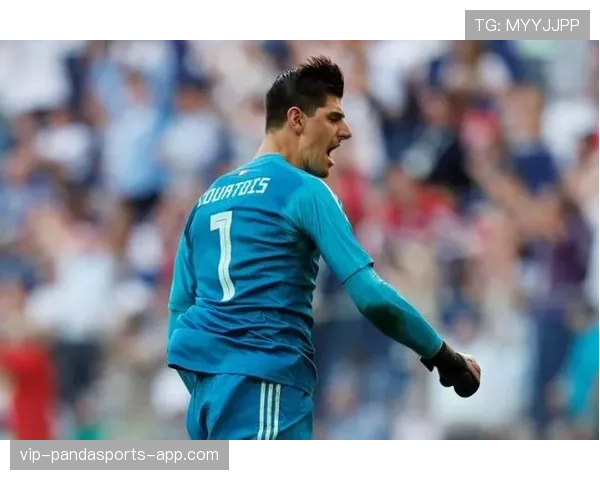 库尔图瓦如何以2018世界杯金手套奠定比利时黄金一代防守核心地位？