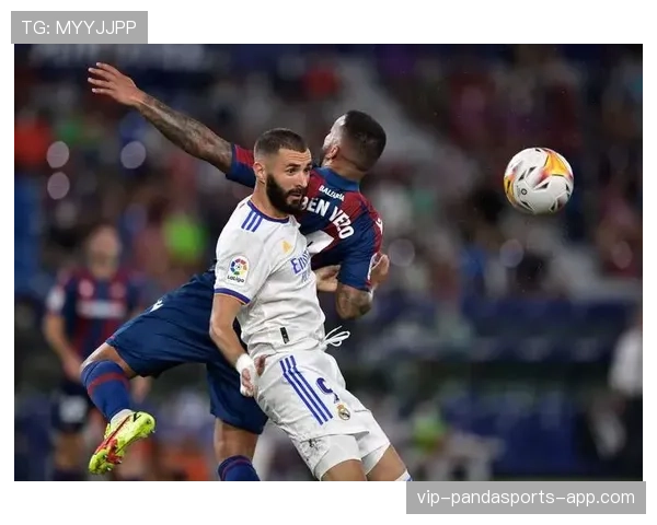 卡瓦哈尔与维尼修斯右路配合如何支撑皇马进攻体系？